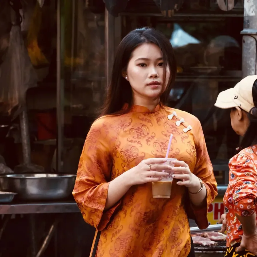 Bàn nướng đông khách tại Quán Anh Quốc