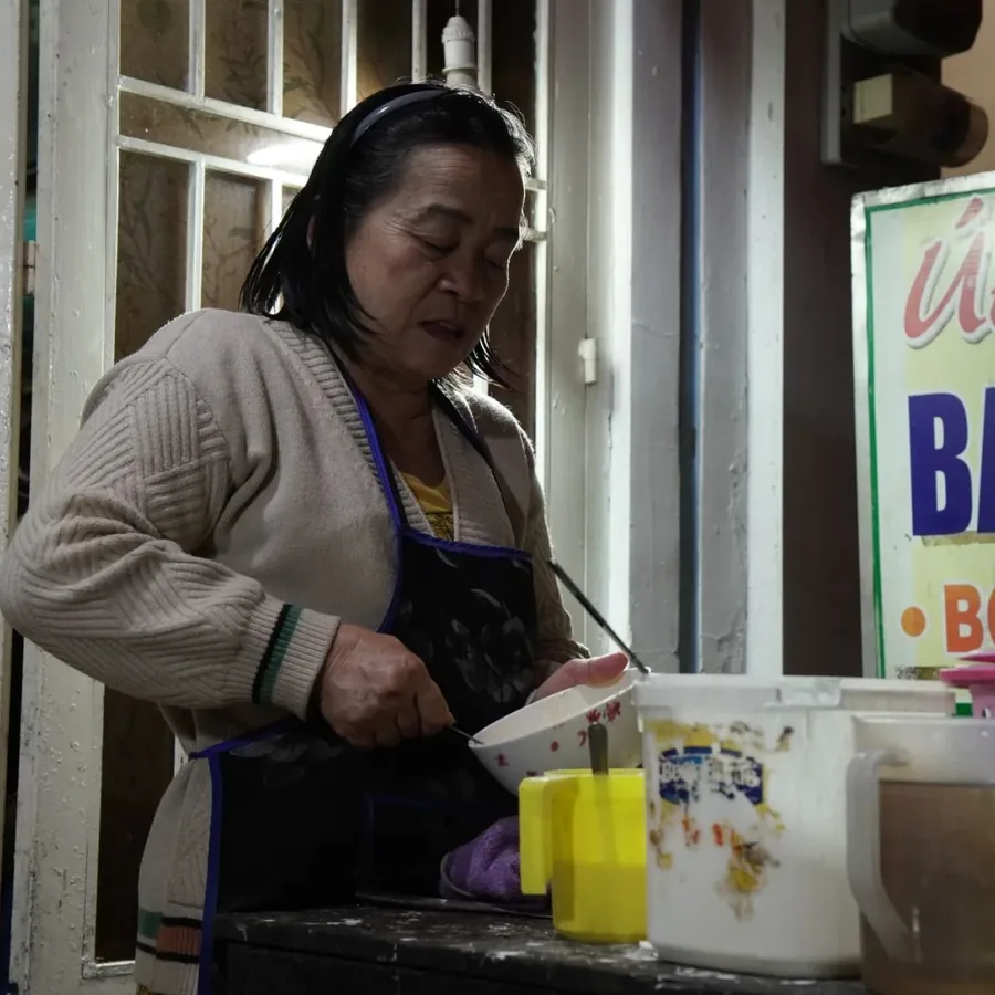Sân ngoài trời buổi tối